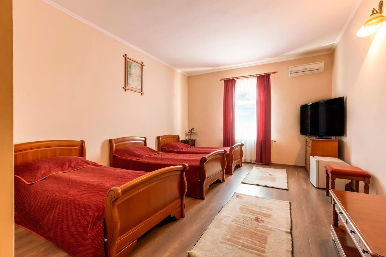 Hotel Denis Daneş Eksteriør bilde